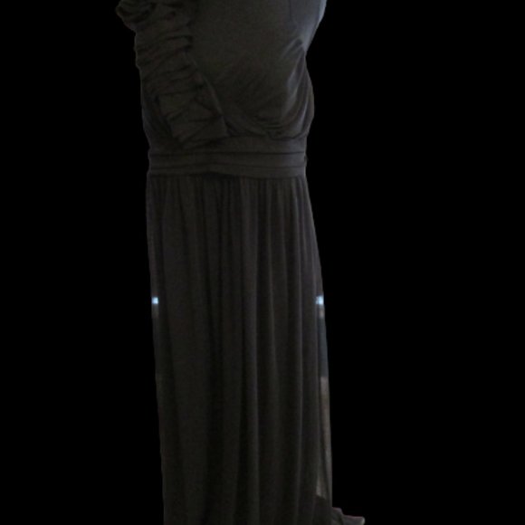 City Triangles Formal Black Dress. Floor length. Size 22. Elegant. - Picture 2 of 10